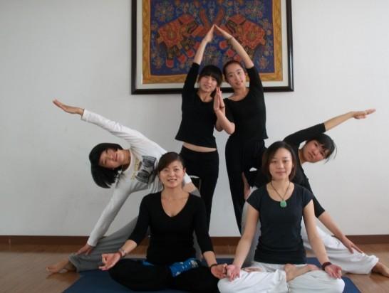 11月瑜伽教练班学员集体照